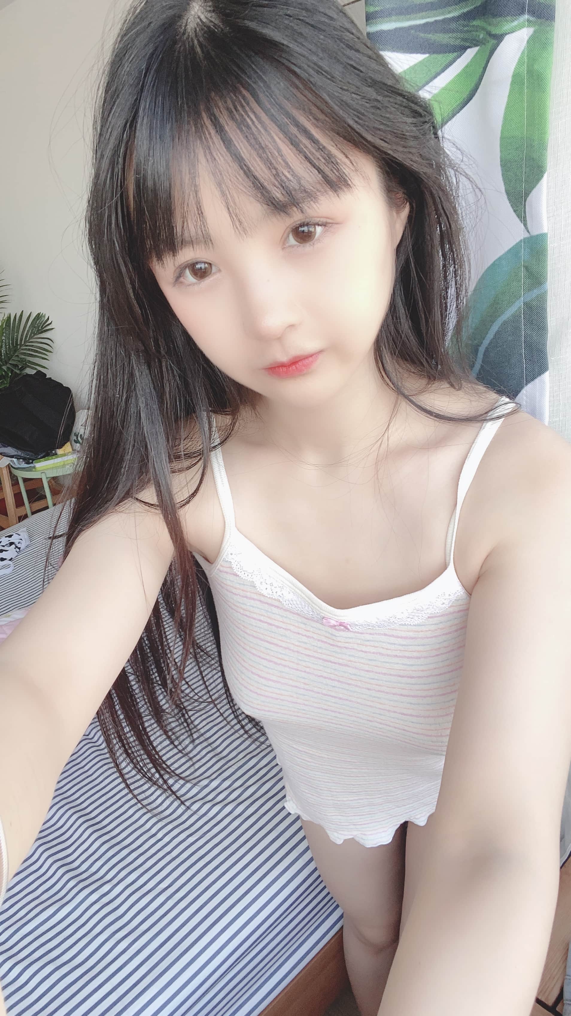 床铺慵懒瞬间 桜井宁宁居家少女感写真:47张高清图捕捉慵懒日常