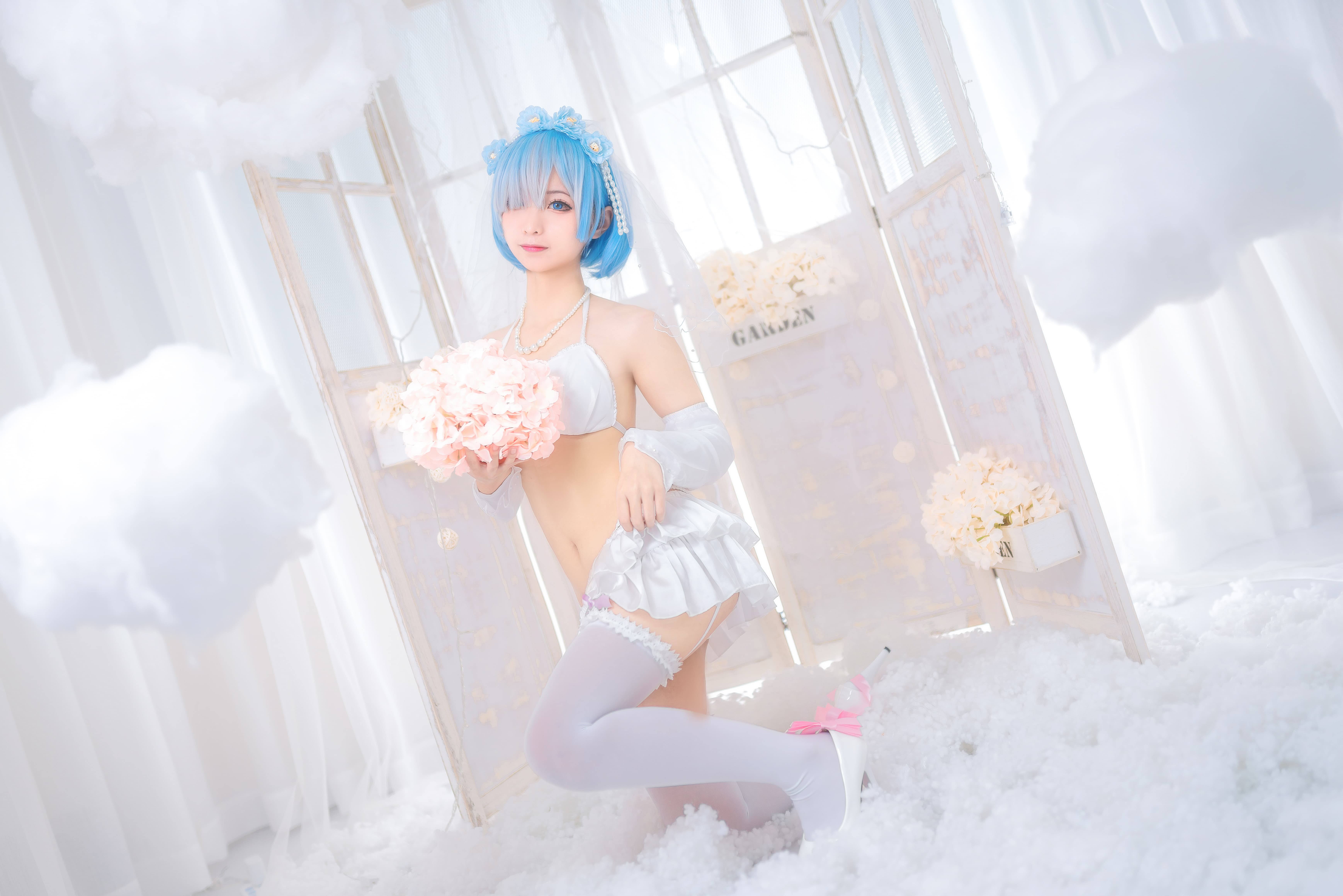 蠢沫沫蕾姆花嫁:蓝发新娘的梦幻婚纱COS图集