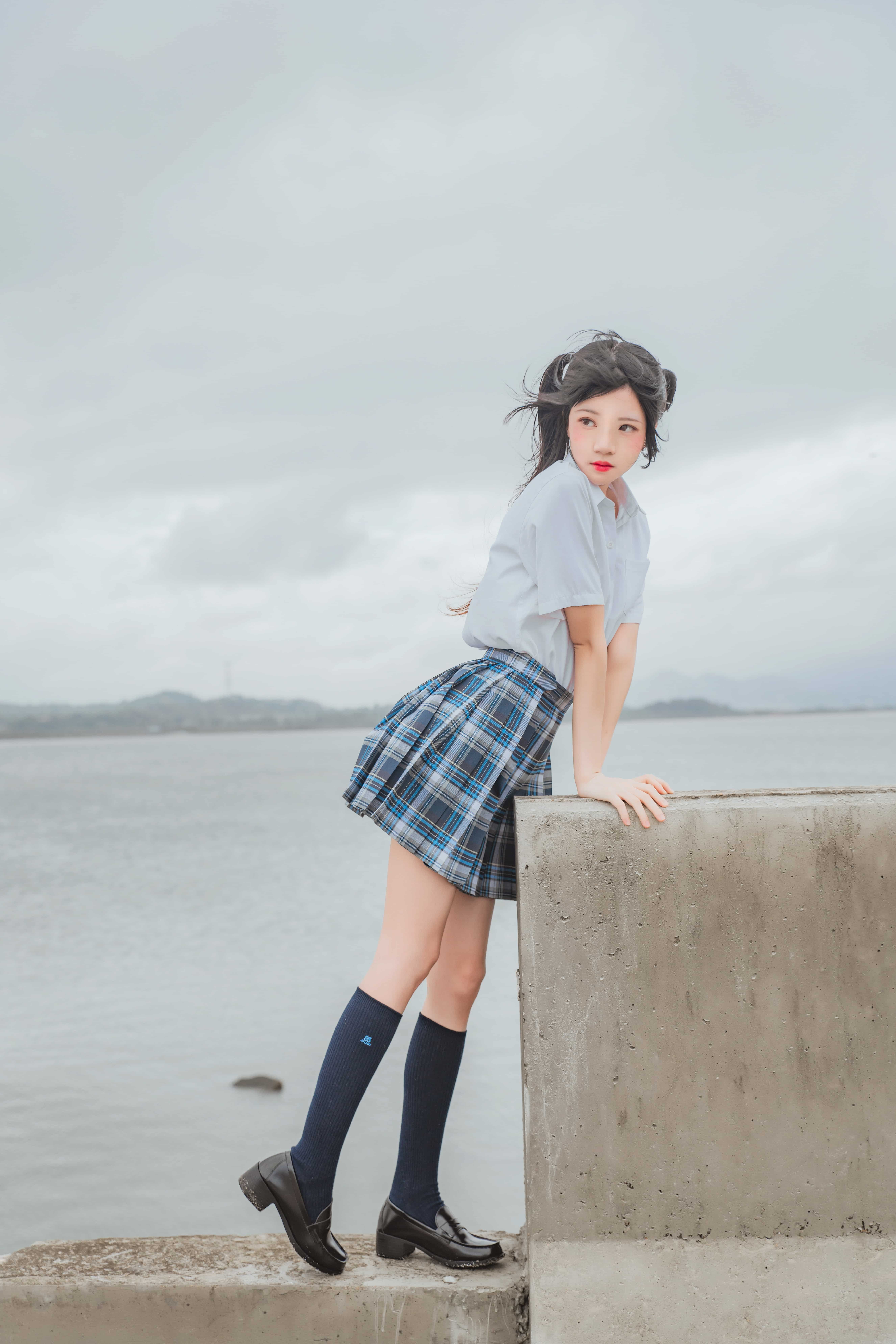 桜桃喵《耳畔的风》海边校服写真集|青春系治愈女神